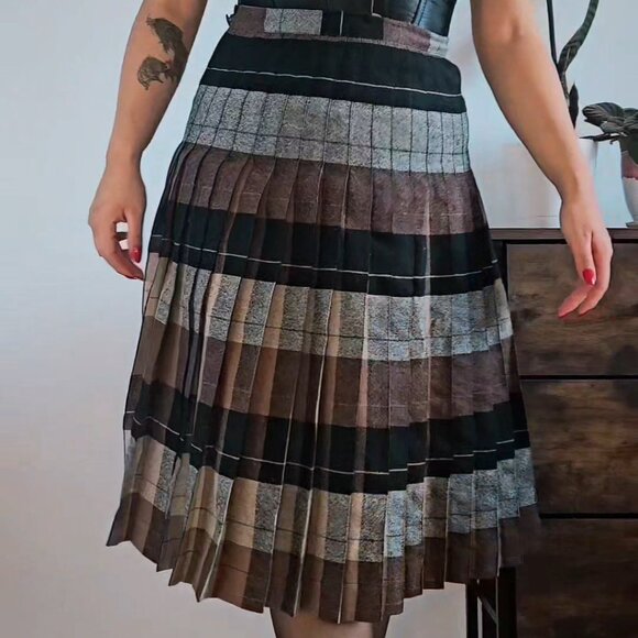 Vintage 1950s Reversible Wool Plaid Skirt  XS-S Midi Checkered Skirt - Picture 1 of 8